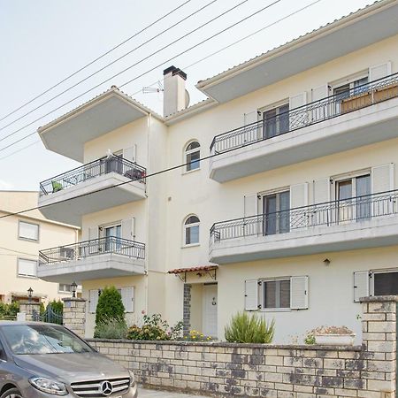 La Casa - Traditionally Elegant Apt 38M2 W Prk Grd Janina Zewnętrze zdjęcie