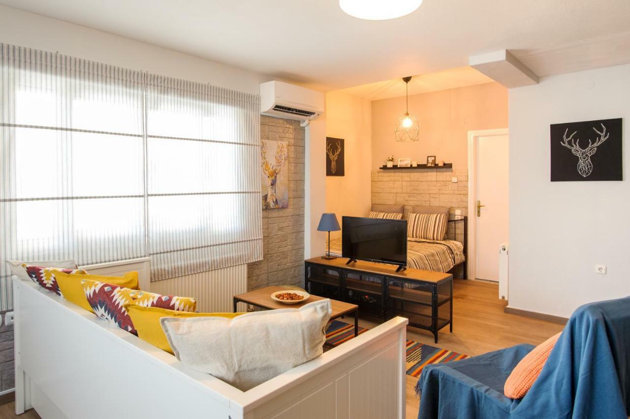 La Casa - Traditionally Elegant Apt 38M2 W Prk Grd Janina Zewnętrze zdjęcie