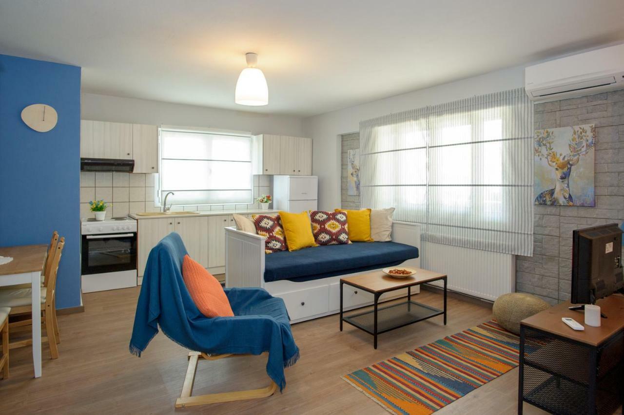 La Casa - Traditionally Elegant Apt 38M2 W Prk Grd Janina Zewnętrze zdjęcie