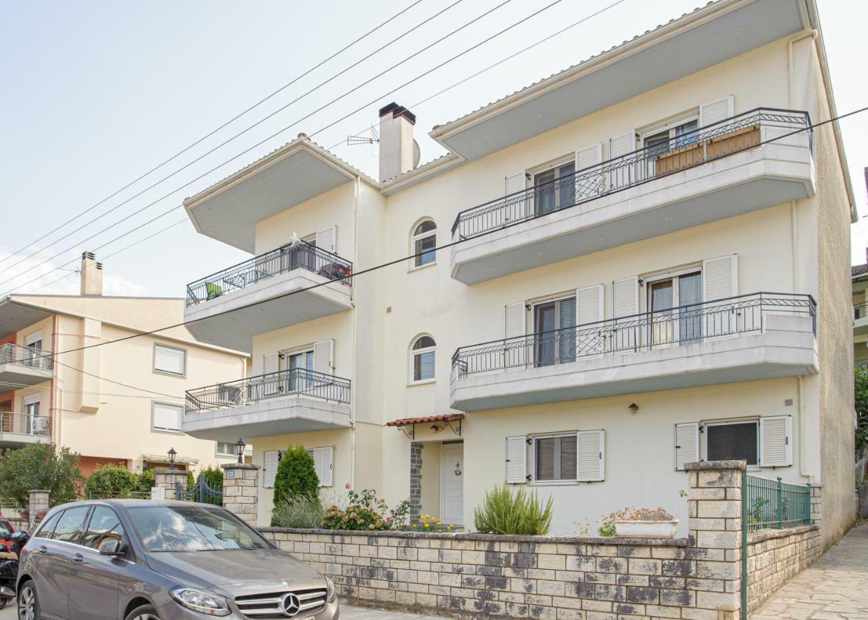 La Casa - Traditionally Elegant Apt 38M2 W Prk Grd Janina Zewnętrze zdjęcie